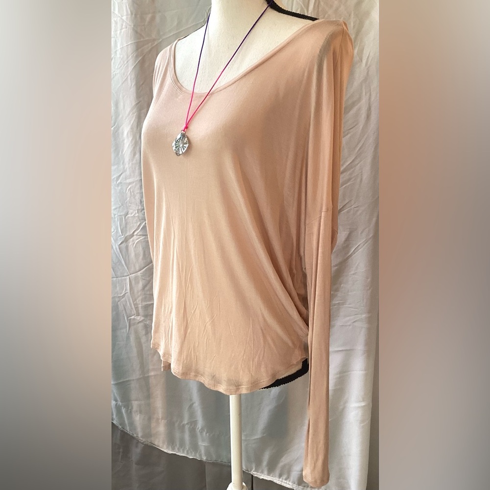 Bella Luxx sexy long sleeves top, soft fabric. M